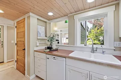 317 N 160th Place, Shoreline, WA 98133 - Photo 14