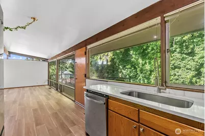 131 109th Avenue SE, Bellevue, WA 98004 - Photo 16