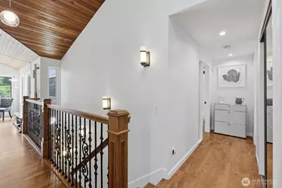 20425 Little Bearcreek Road, Woodinville, WA 98072 - Photo 10