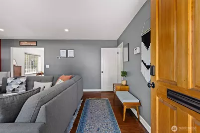 3701 SW Henderson Street, Seattle, WA 98126 - Photo 2