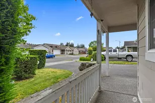 5725 121st Pl NE, Marysville, WA 98271 - Photo 4