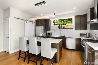 1616 Taylor Avenue N, Seattle, WA 98109 - Photo 10