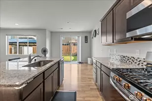 10568 191st St E, Puyallup, WA 98374 - Photo 8
