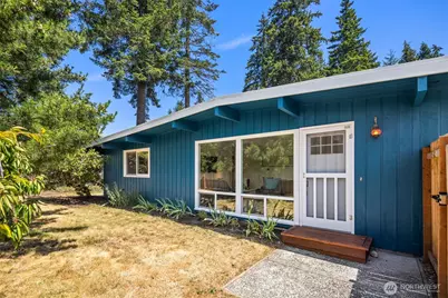 7425 202nd St SW, Lynnwood, WA 98036 - Photo 1