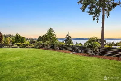 8731 Fauntlee Crest SW, Seattle, WA 98136 - Photo 14