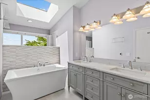 809 Spruce Pl, Edmonds, WA 98020 - Photo 16