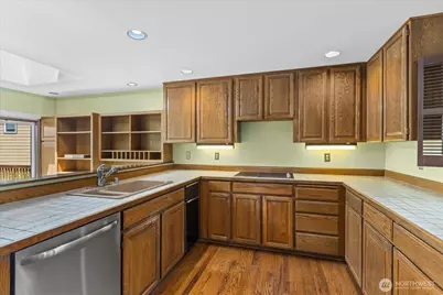809 Spruce Place, Edmonds, WA 98020 - Photo 10