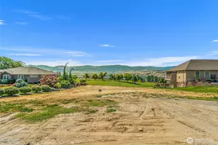2820 8th St SE, East Wenatchee, WA 98802 - Photo 1