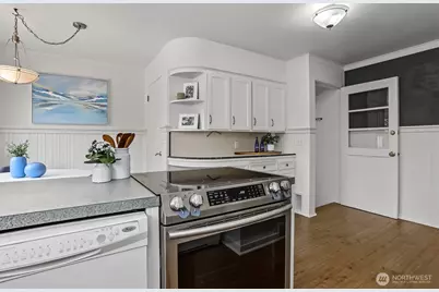 4711 Colby Avenue, Everett, WA 98203 - Photo 8