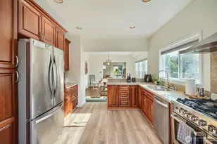 715 W Wheeler St, Seattle, WA 98119 - Photo 14