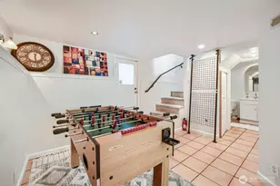 715 W Wheeler St, Seattle, WA 98119 - Photo 16
