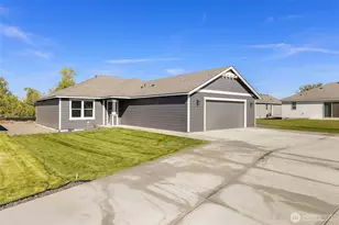 4246 W Sandy Ct, Moses Lake, WA 98837 - Photo 2