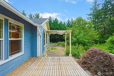 714 Tipsoo Loop S, Rainier, WA 98576 - Photo 12