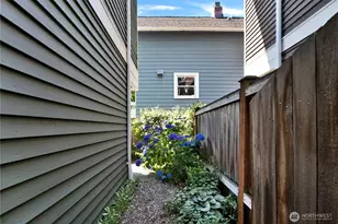 4516 Dayton Ave N, Seattle, WA 98103 - Photo 18