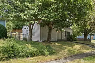 11426 Crestwood Dr S, Seattle, WA 98178 - Photo 18
