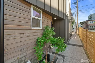 911 NE 70th Street #C, Seattle, WA 98115 - Photo 2