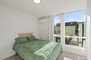 911 NE 70th St, Seattle, WA 98115 - Photo 16