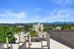 911 NE 70th St, Seattle, WA 98115 - Photo 24