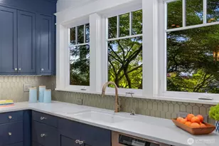 426 Smith St, Seattle, WA 98109 - Photo 10
