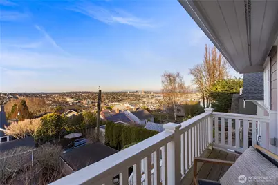 426 Smith Street, Seattle, WA 98109 - Photo 34