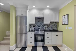 426 Smith St, Seattle, WA 98109 - Photo 26