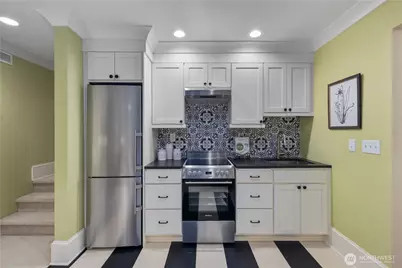 426 Smith Street, Seattle, WA 98109 - Photo 26
