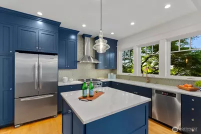 426 Smith Street, Seattle, WA 98109 - Photo 8