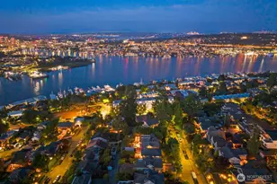 426 Smith St, Seattle, WA 98109 - Photo 32