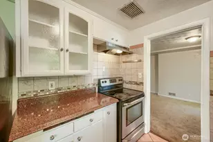 7017 S Bell St, Tacoma, WA 98408 - Photo 8