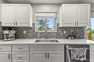 621 Crockett Lake Dr, Coupeville, WA 98239 - Photo 8