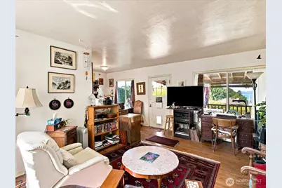 2715 50th Avenue SW, Seattle, WA 98116 - Photo 10