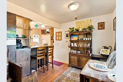 2715 50th Avenue SW, Seattle, WA 98116 - Photo 6