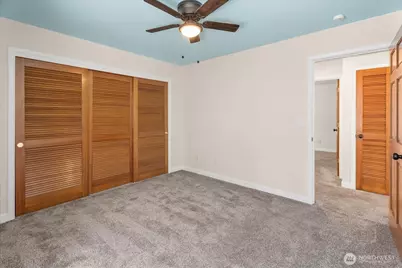 8925 Pebble Place SE, Port Orchard, WA 98367 - Photo 32