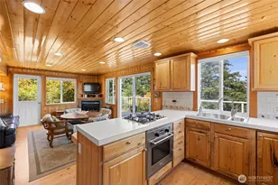 437 Sunrise Rd, Lopez Island, WA 98261 - Photo 10