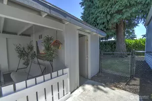 4830 Pacific Ave SE, Lacey, WA 98503 - Photo 2