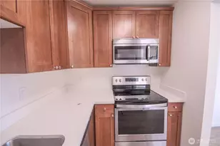 9911 NE 119th Ct, Kirkland, WA 98034 - Photo 14