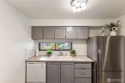21634 14th Avenue S #C-4, Des Moines, WA 98198 - Photo 6