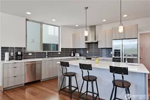 5207 S Willow St, Seattle, WA 98118 - Photo 6