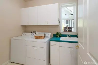 220 W 13th Street, Port Angeles, WA 98362 - Photo 18