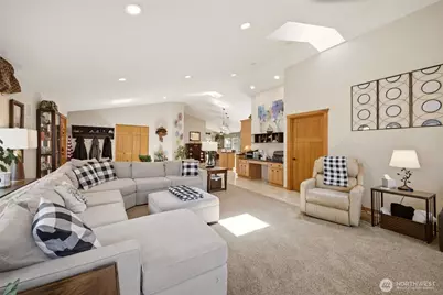 6106 Hillcrest Drive SW, Lakewood, WA 98499 - Photo 8