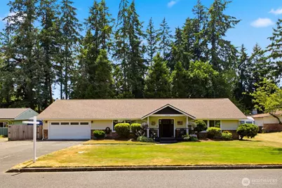 6106 Hillcrest Drive SW, Lakewood, WA 98499 - Photo 2