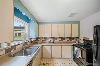 823 Bethel Street NE, Olympia, WA 98506 - Photo 8