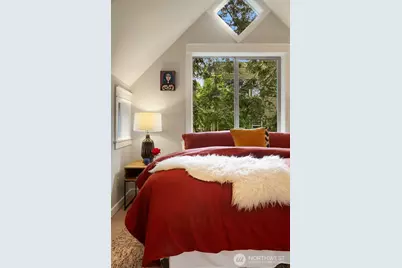 3425 Meridian Avenue N, Seattle, WA 98103 - Photo 16