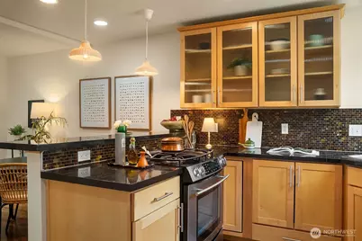 3425 Meridian Avenue N, Seattle, WA 98103 - Photo 12