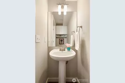 3425 Meridian Avenue N, Seattle, WA 98103 - Photo 10