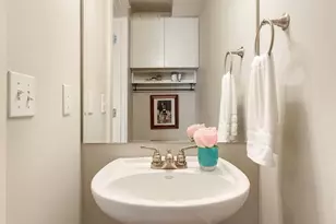 3425 Meridian Ave N, Seattle, WA 98103 - Photo 10