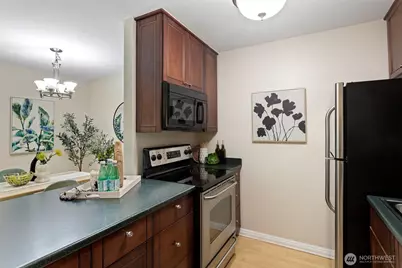 12510 NE 130th Way #B101, Kirkland, WA 98034 - Photo 8