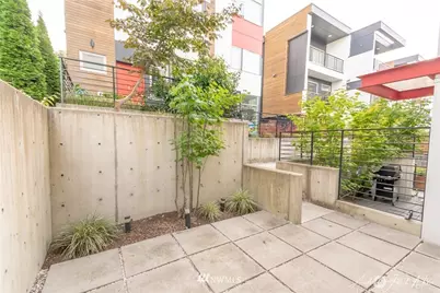 1718 27th Avenue #A, Seattle, WA 98122 - Photo 2