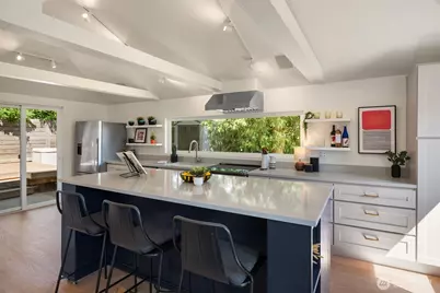 12033 79th Avenue S, Seattle, WA 98178 - Photo 26