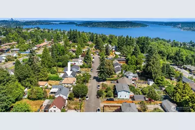 12033 79th Avenue S, Seattle, WA 98178 - Photo 36